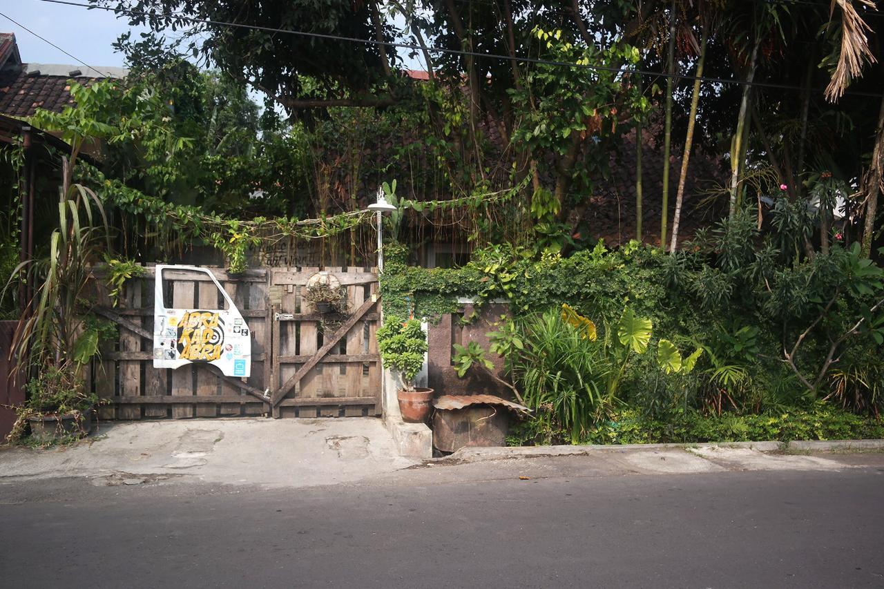 Abrakadabra! Artbnb Jogjacarta Exterior foto
