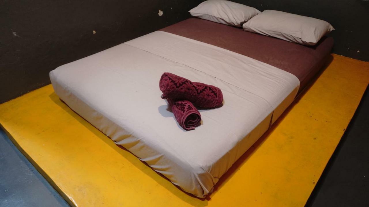Abrakadabra! Artbnb Jogjacarta Exterior foto